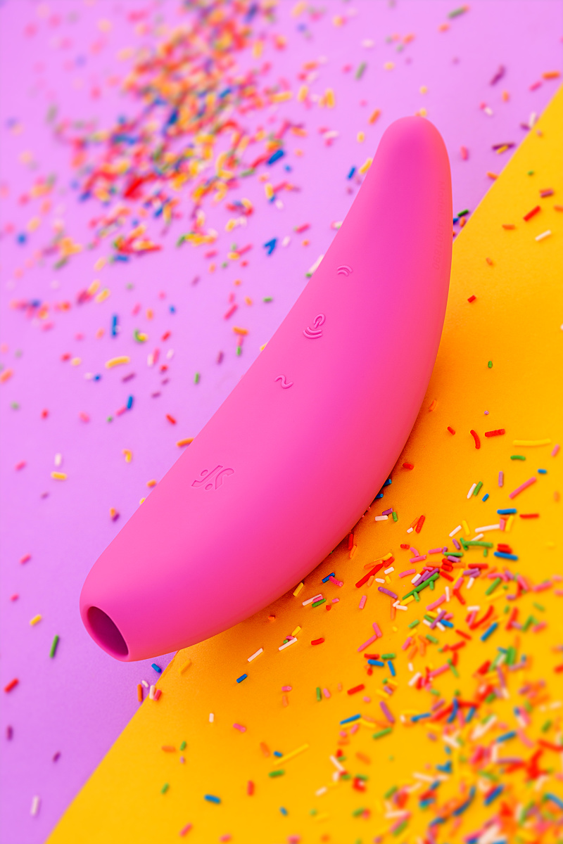 Вакуум-волновой бесконтактный стимулятор клитора Satisfyer Curvy 3+, силикон, розовый, 14,5 см. в магазине ESEXTOYS