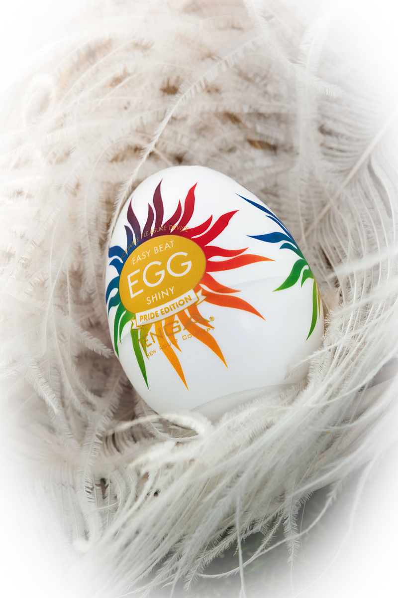 Нереалистичный мастурбатор TENGA Egg  Shiny Pride Edition, TPE, белый, 6,1 см в магазине ESEXTOYS