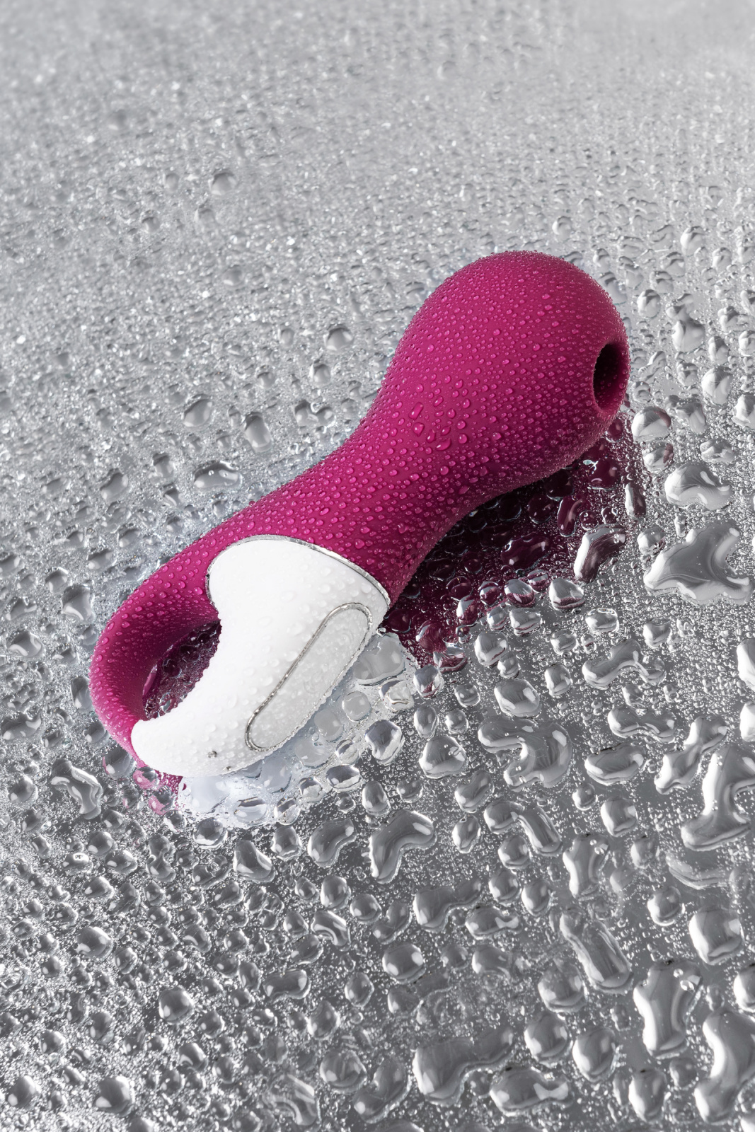 Вакуум-волновой бесконтактный стимулятор клитора Satisfyer Lucky Libra, силикон, красный, 15,7 см в магазине ESEXTOYS